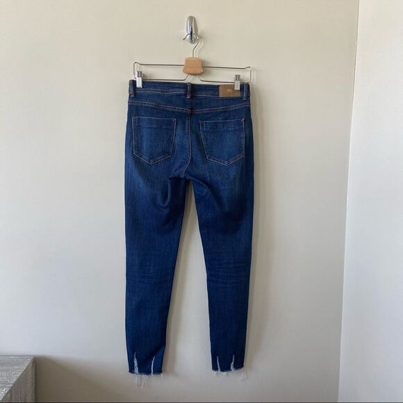 Zara-medium Wash Mid-Rise Distressed Raw Hem Skinny Jeans (Size:4US) - Picture 2 of 10
